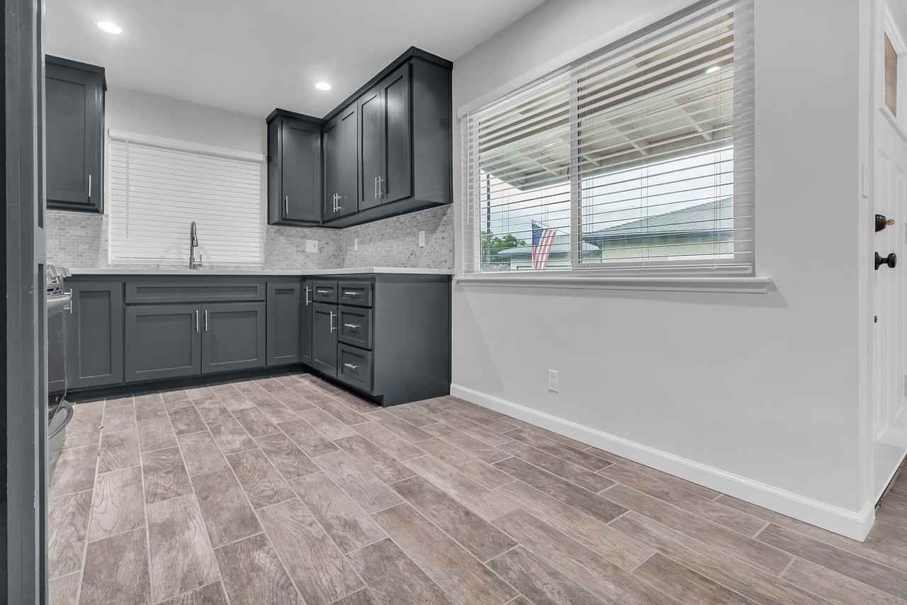 16223 Haldane St - Photo 4 of 20