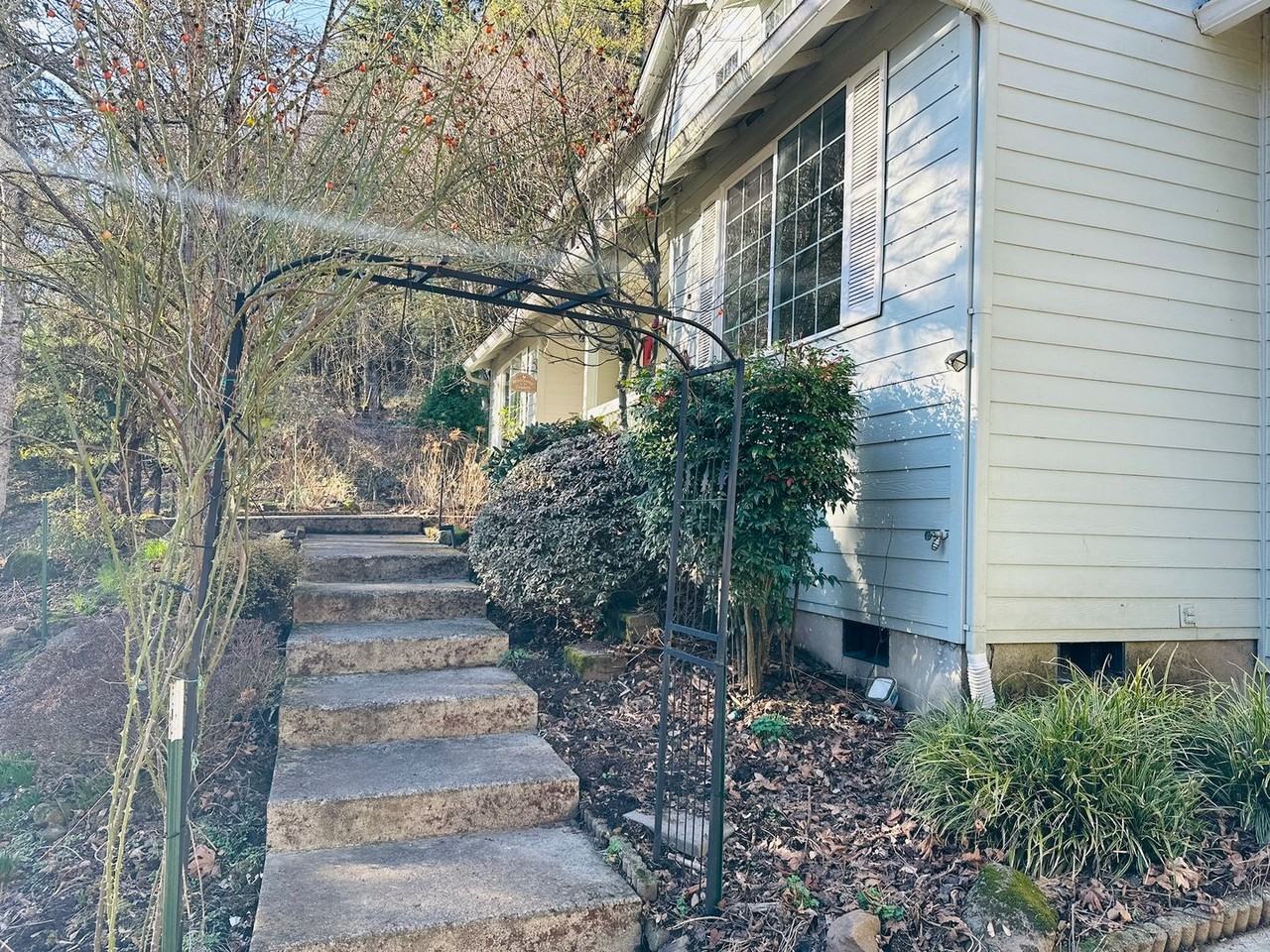 18820 Ne Sunrise Ln - Photo 3 of 33