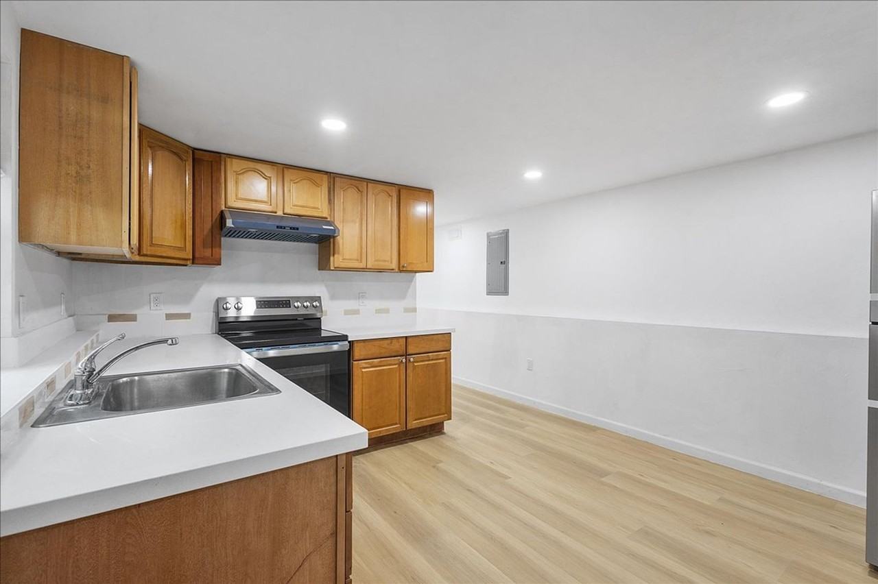 2246 Encinal Ave #B - Photo 3 of 16