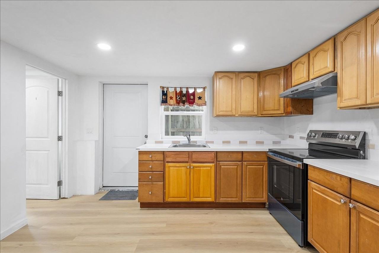 2246 Encinal Ave #B - Photo 5 of 16