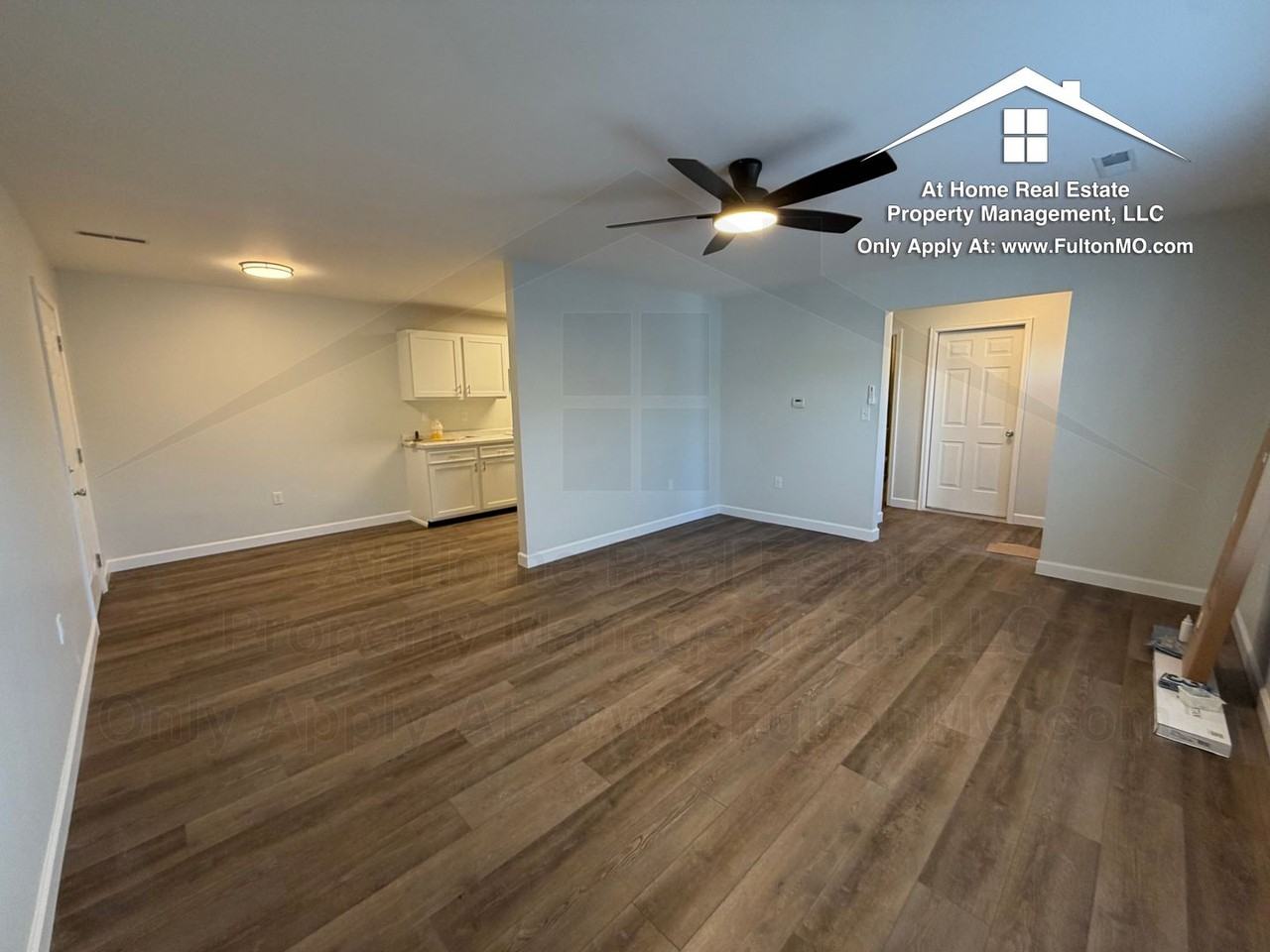 128 King St - Photo 2 of 32