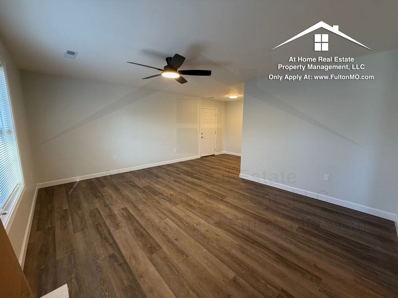 128 King St - Photo 3 of 32