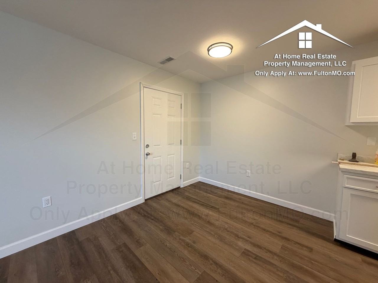 128 King St - Photo 5 of 32