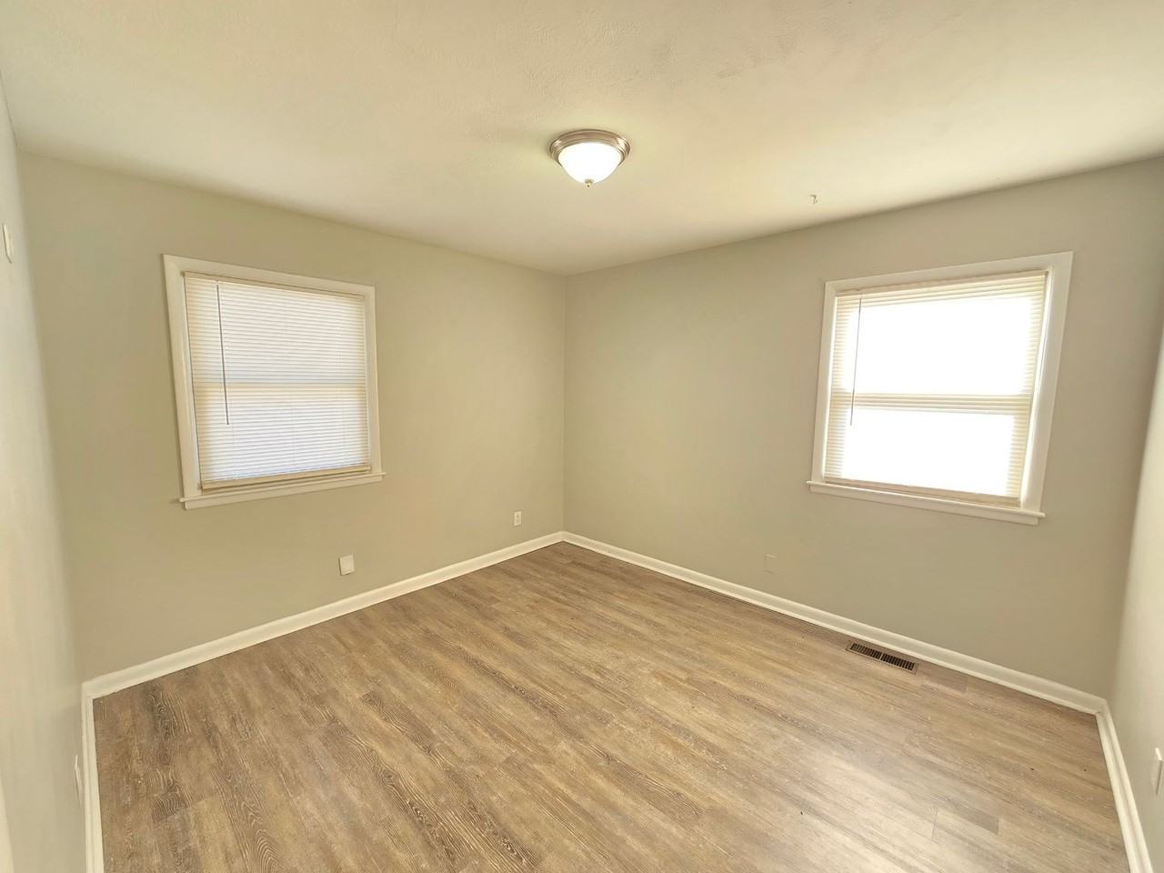 3541 Lisbon Ln - Photo 5 of 8