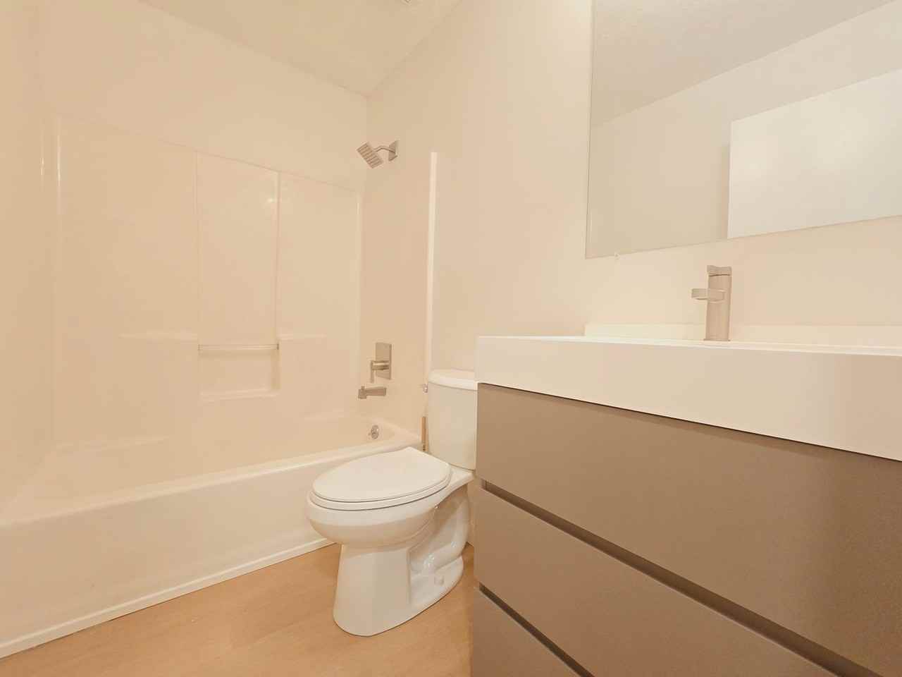 12127 Bay Run Dr - Photo 5 of 9