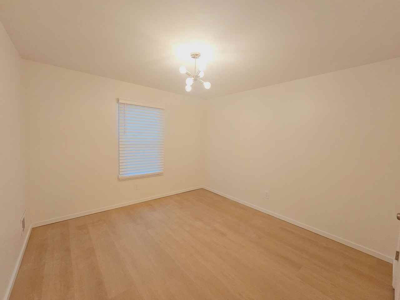 12127 Bay Run Dr - Photo 6 of 9