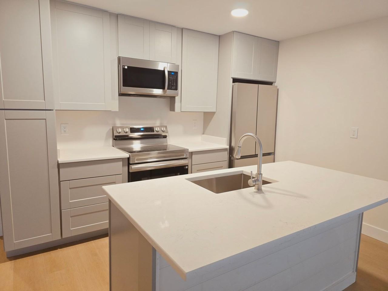 12127 Bay Run Dr - Photo 7 of 9