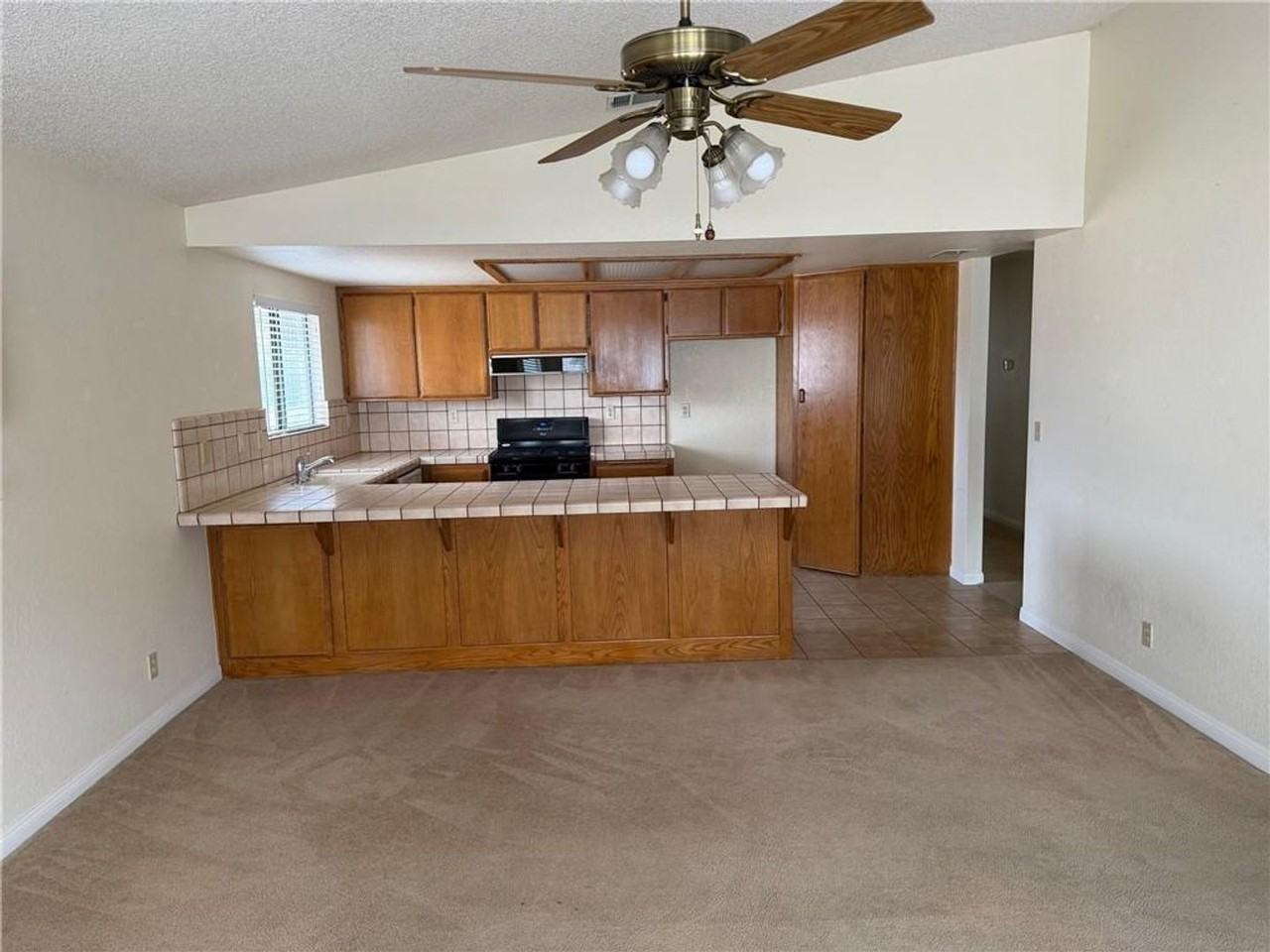 15031 Blue Grass Dr - Photo 3 of 18