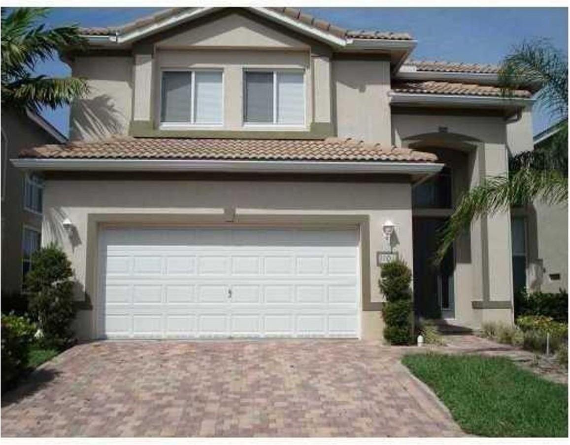 1101 Center Stone Ln - Photo 2 of 10