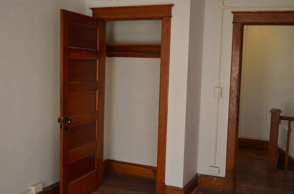 185 W Spotswood Ave - Photo 3 of 10