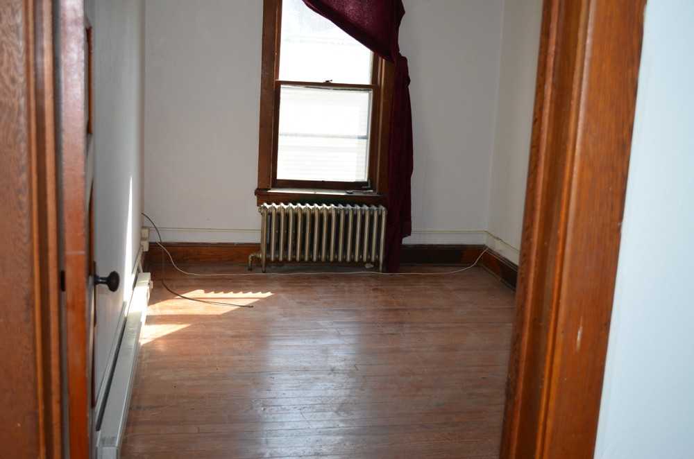 185 W Spotswood Ave - Photo 4 of 10