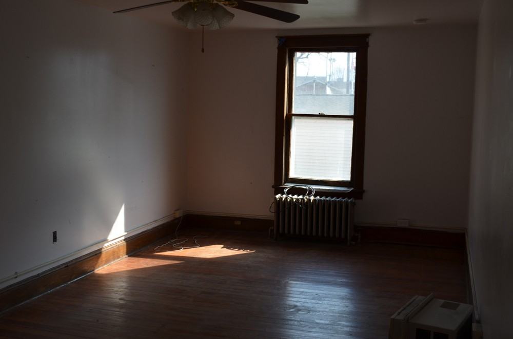 185 W Spotswood Ave - Photo 5 of 10