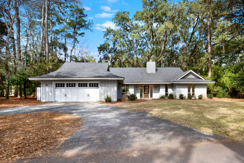 10 Howley Ln - Photo 2 of 37