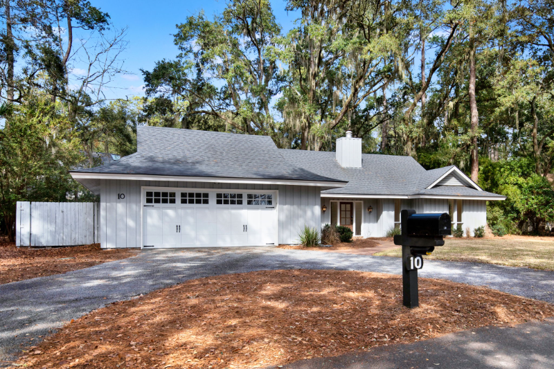 10 Howley Ln - Photo 3 of 37