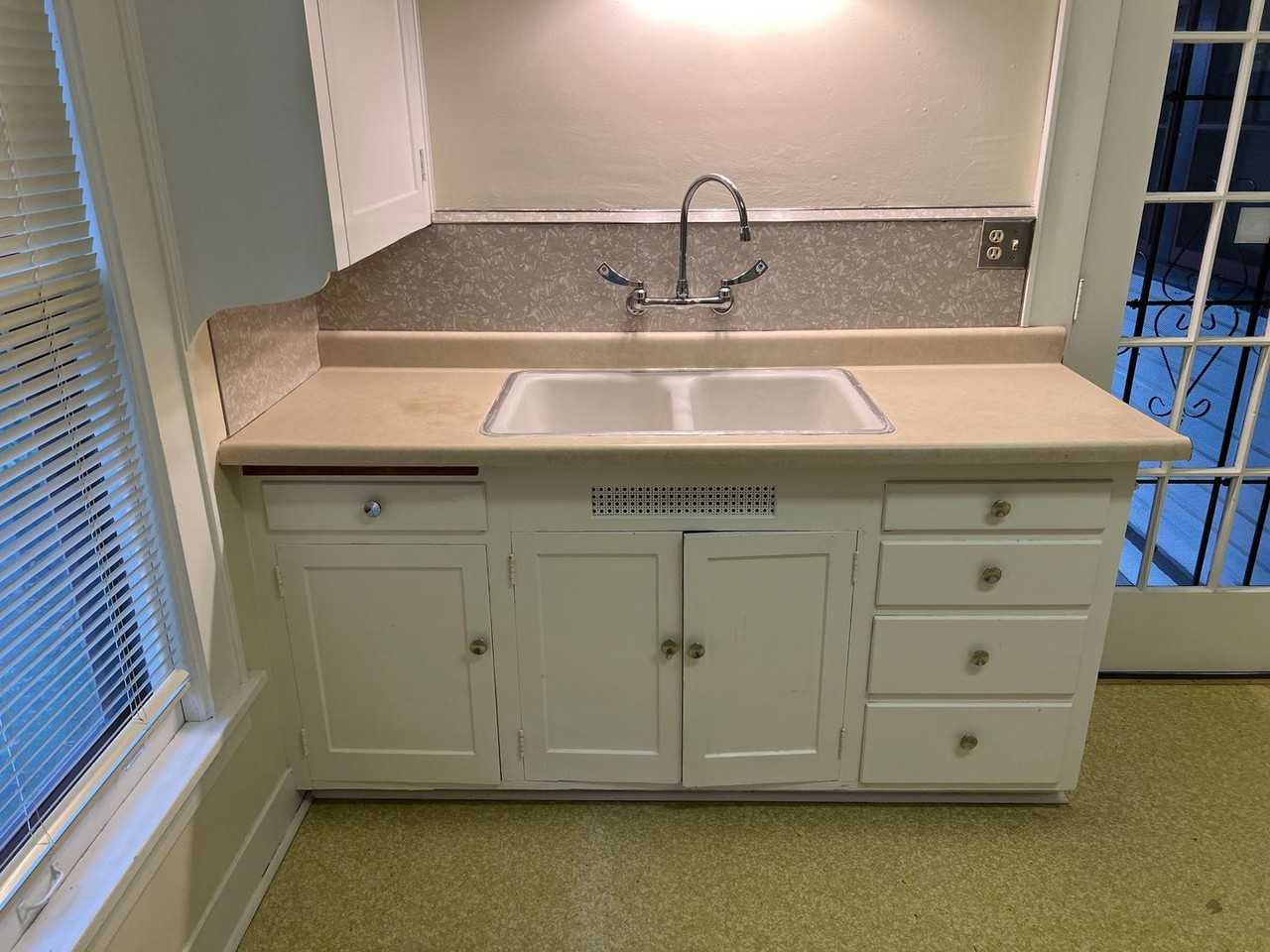 379 E 12th Ave - Photo 5 of 17