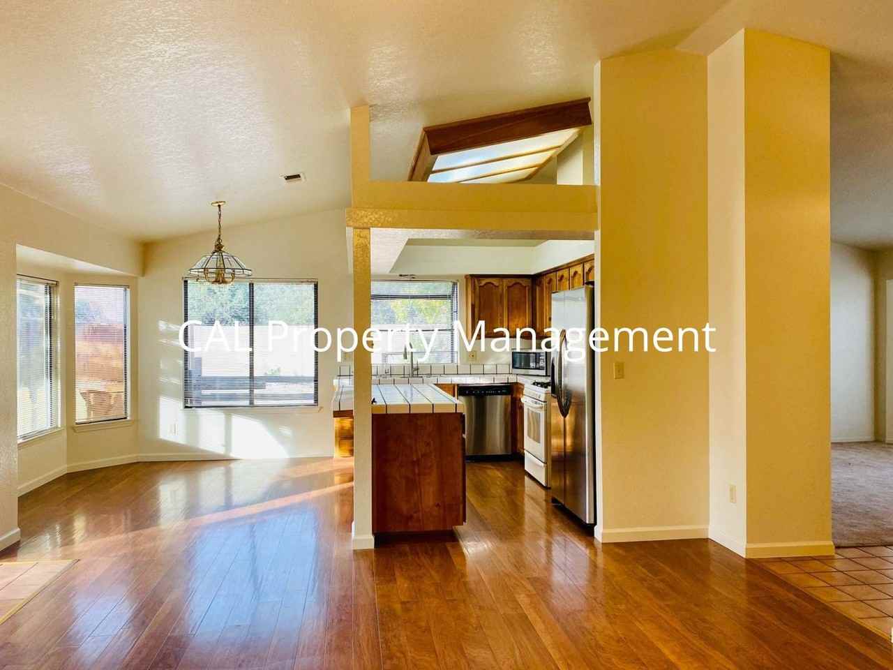 51520 Pine Creek Pl - Photo 4 of 20