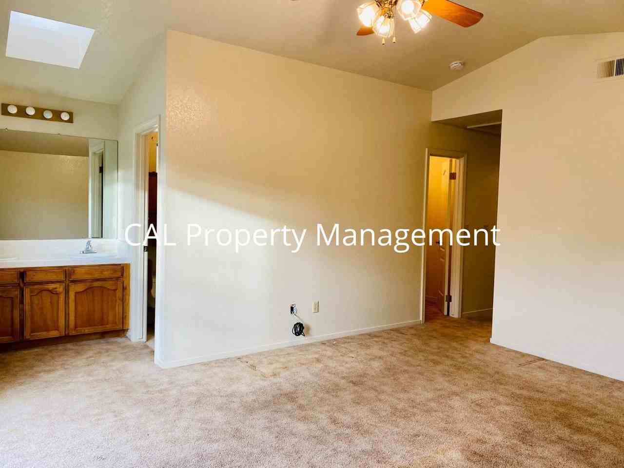 51520 Pine Creek Pl - Photo 5 of 20