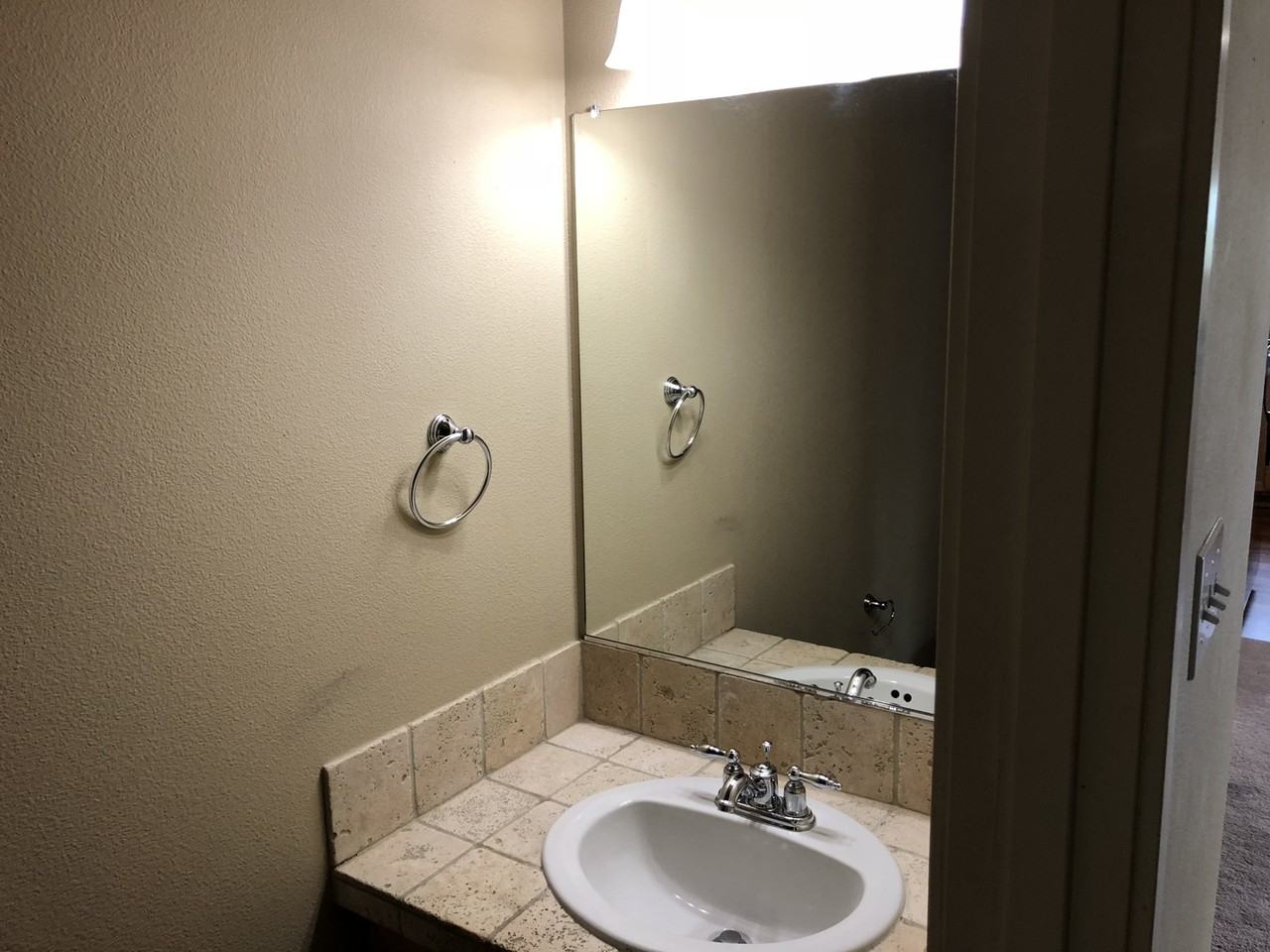 1060 Sw 170th Ave - Photo 6 of 15