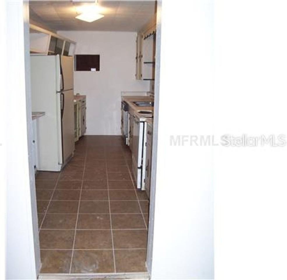 1301 Santa Anita St - Photo 2 of 12