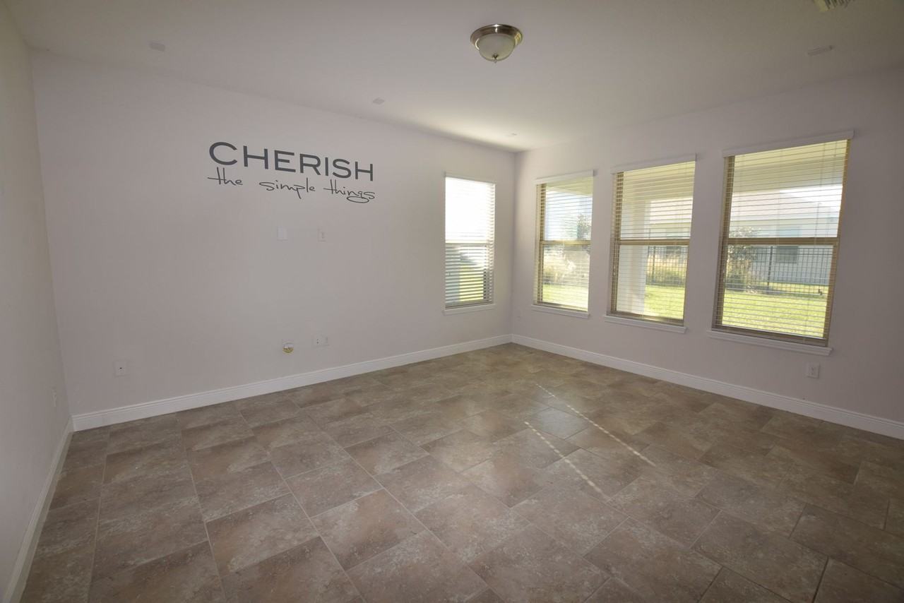 10284 Atwater Bay Dr - Photo 7 of 23