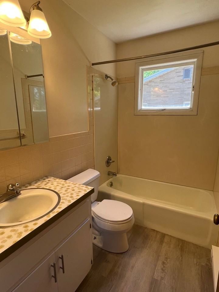 2264 Welch Dr - Photo 5 of 13