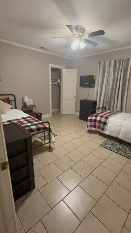 1211 W 3rd St - Photo 2 of 9