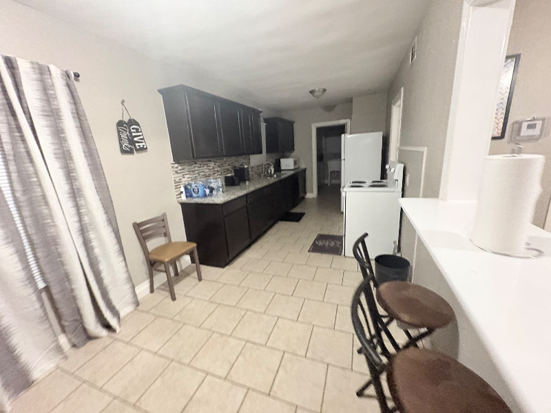 1211 W 3rd St - Photo 4 of 9