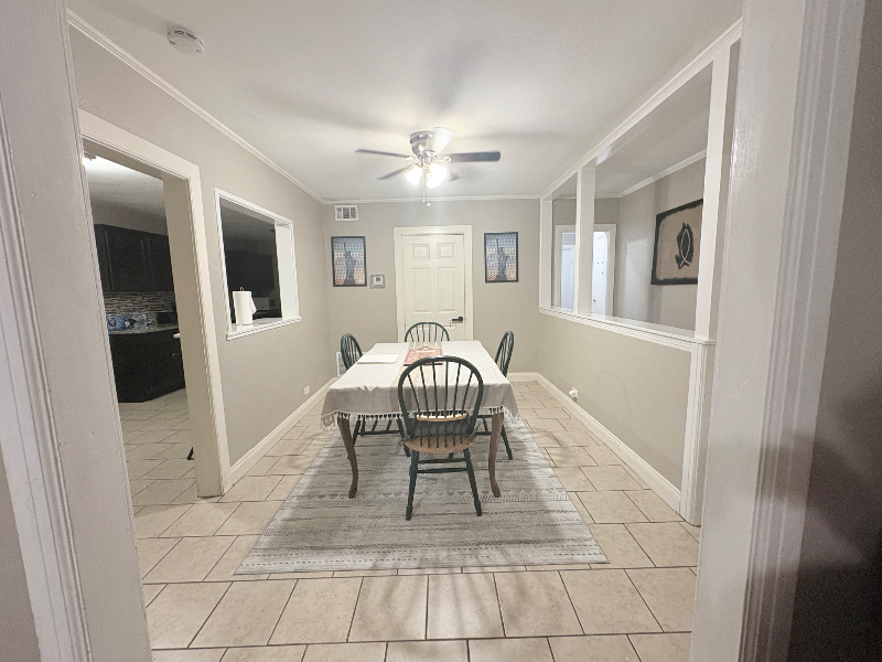 1211 W 3rd St - Photo 6 of 9