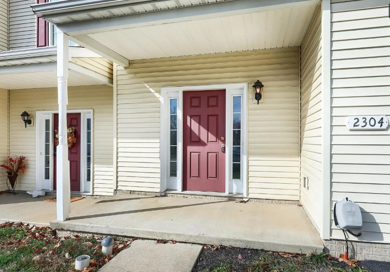 2304 Sunny Hill Cir - Photo 2 of 24