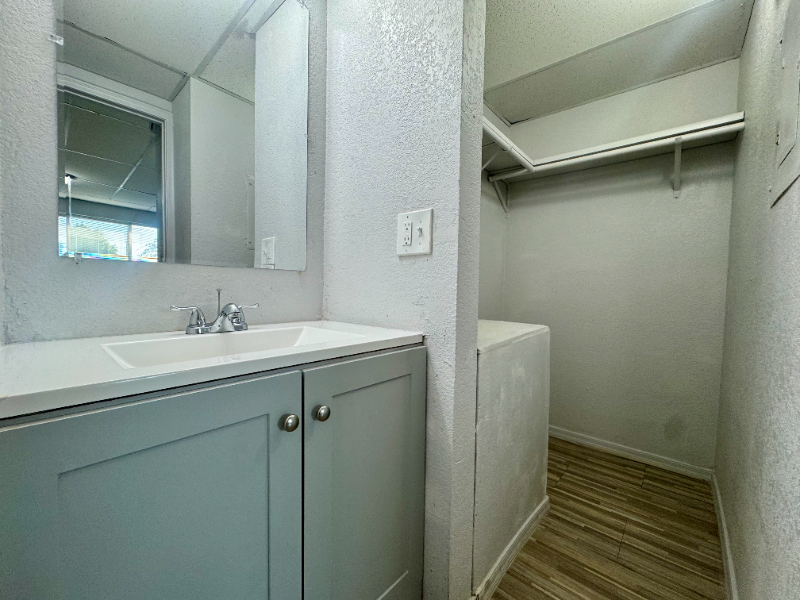 43 N Harris Dr #204 - Photo 6 of 9