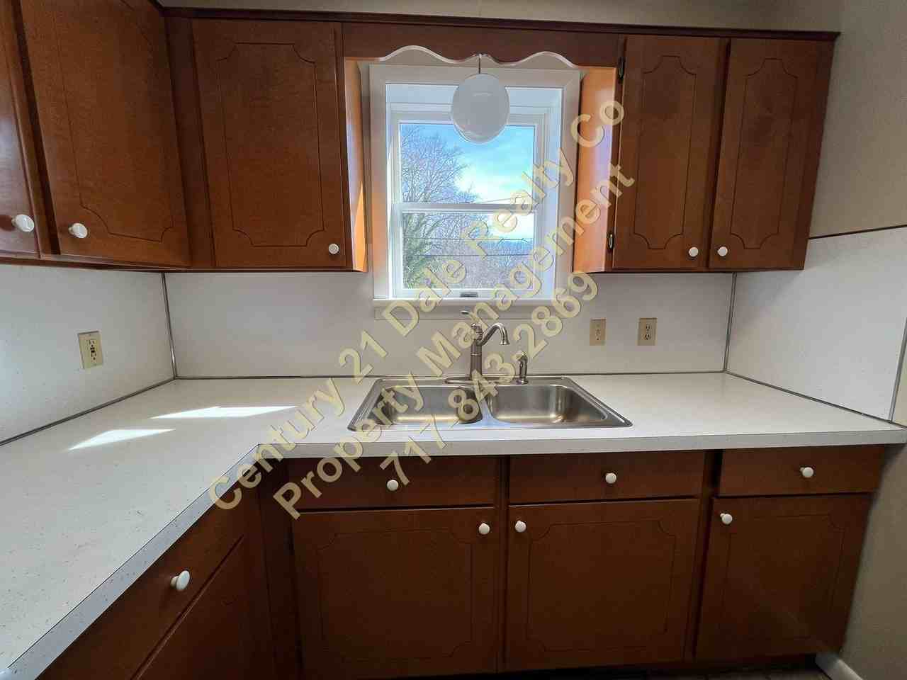 3536 E Market St - Photo 6 of 18