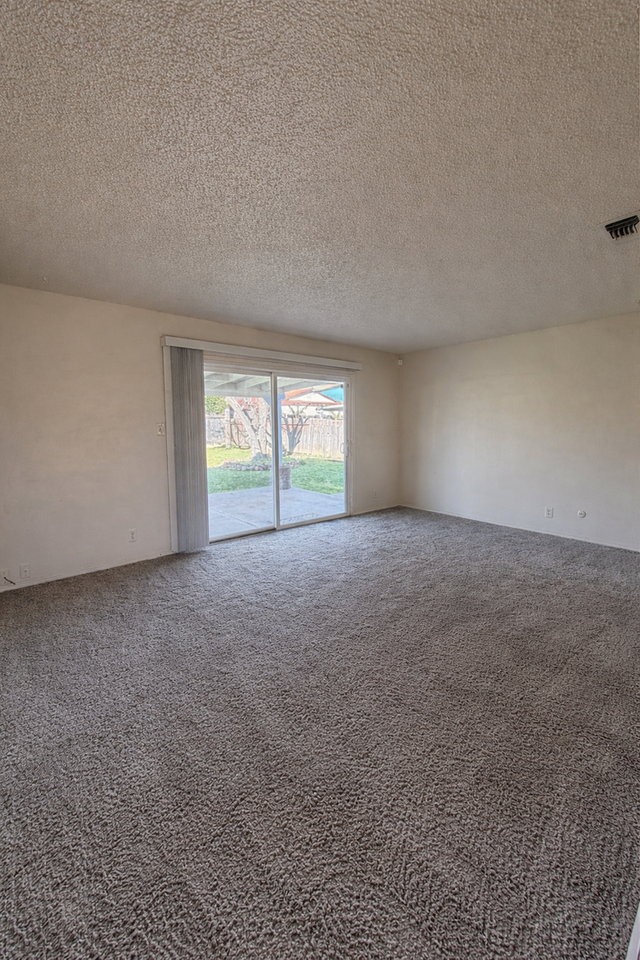 6904 Cunningham Way - Photo 2 of 9