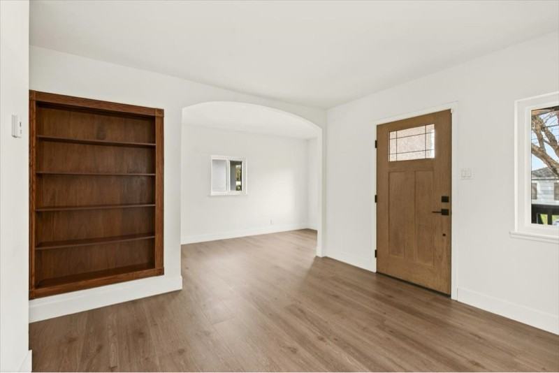 1316 Parker St - Photo 4 of 18