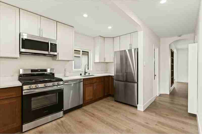 1316 Parker St - Photo 7 of 18