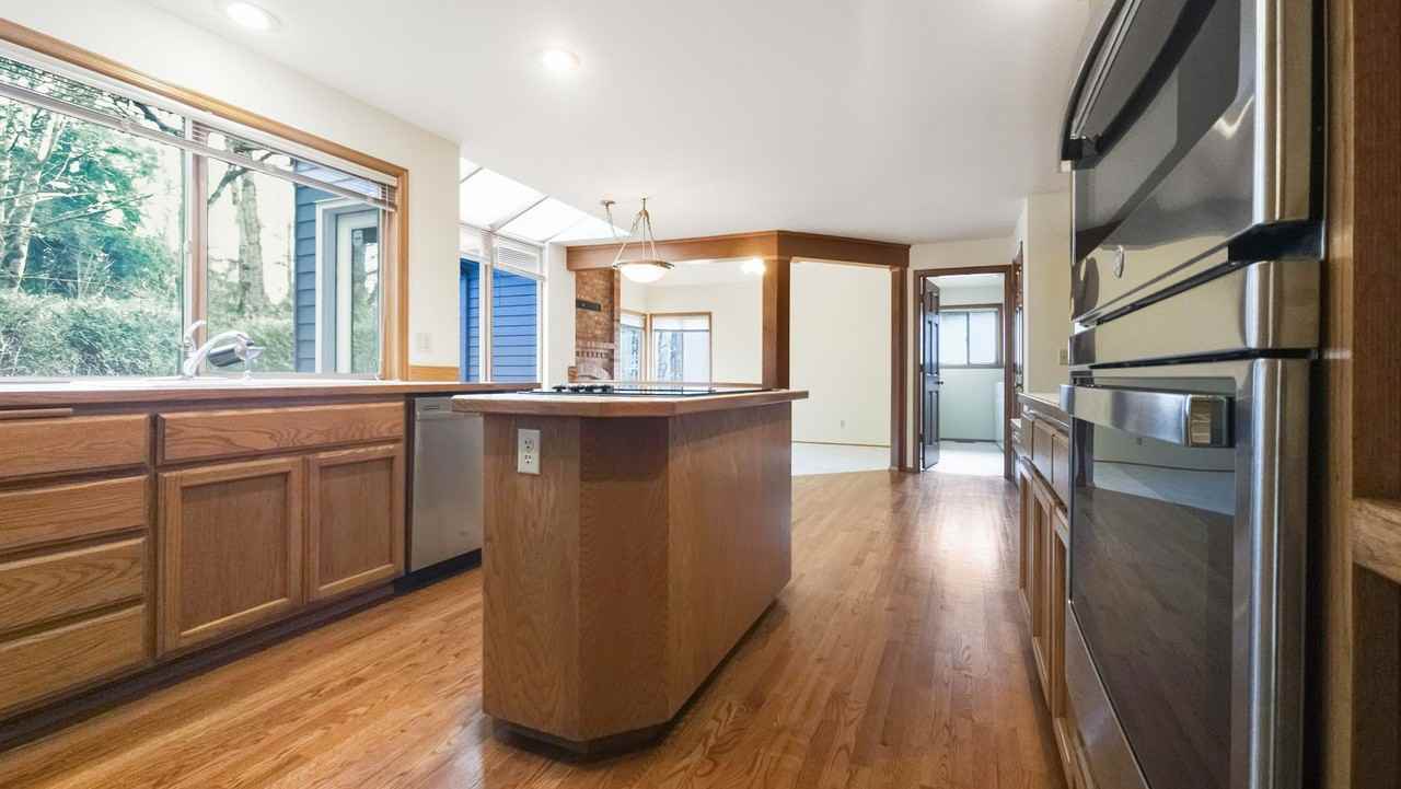 6534 152nd Ave Se - Photo 7 of 29