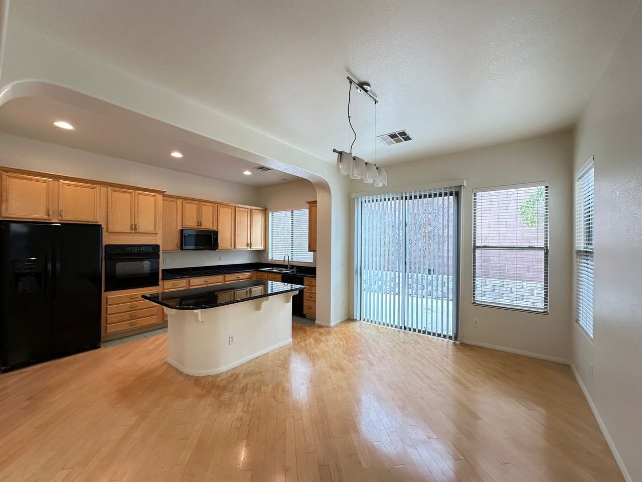 2381 Carnegie Hall St - Photo 5 of 21