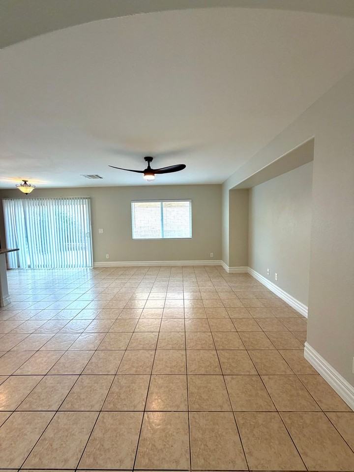 299 Dog Leg Dr - Photo 4 of 31