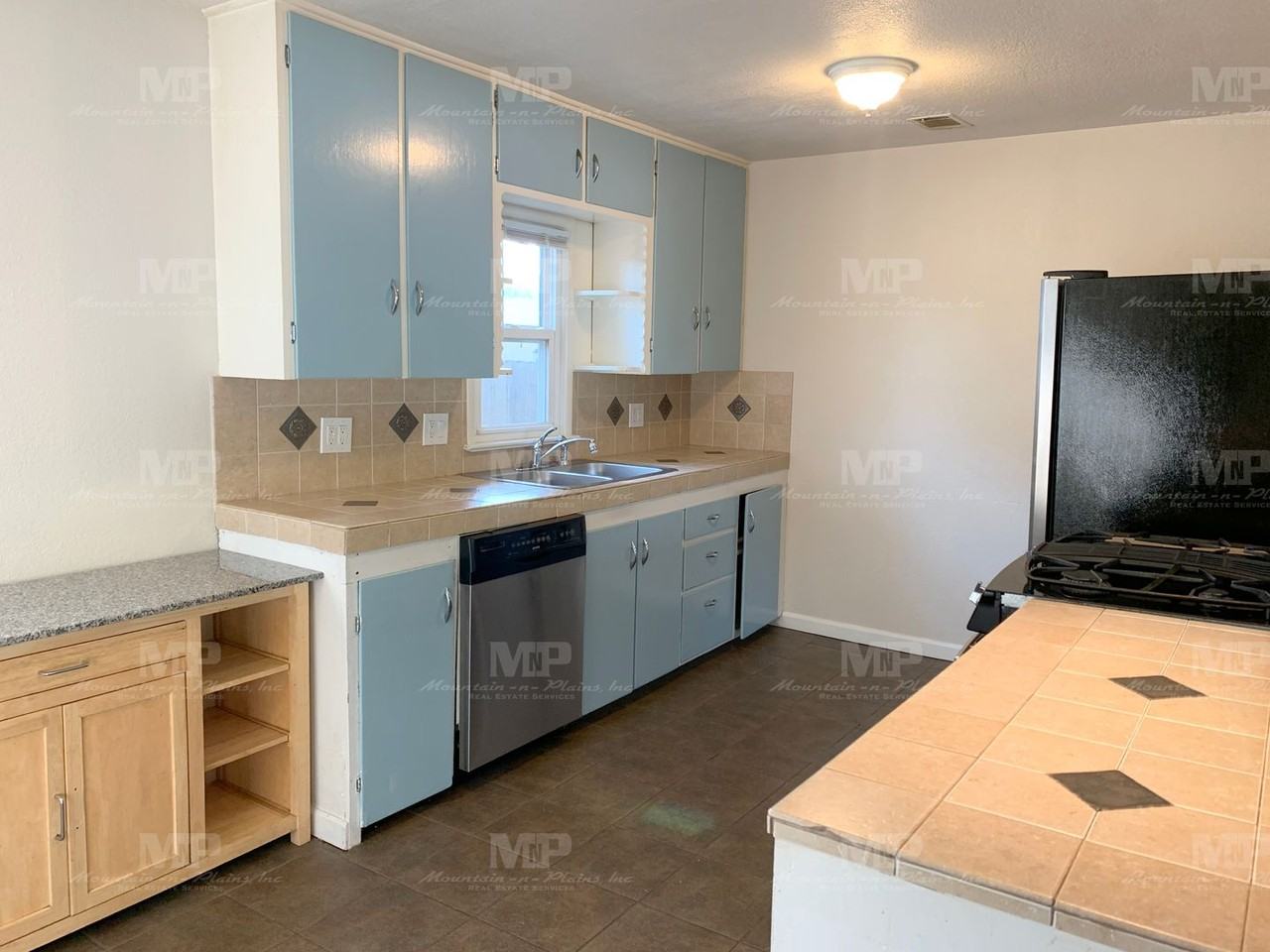 1808 Remington St - Photo 4 of 14