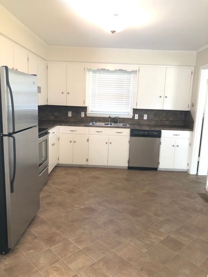 1000 Walnut St - Photo 3 of 15