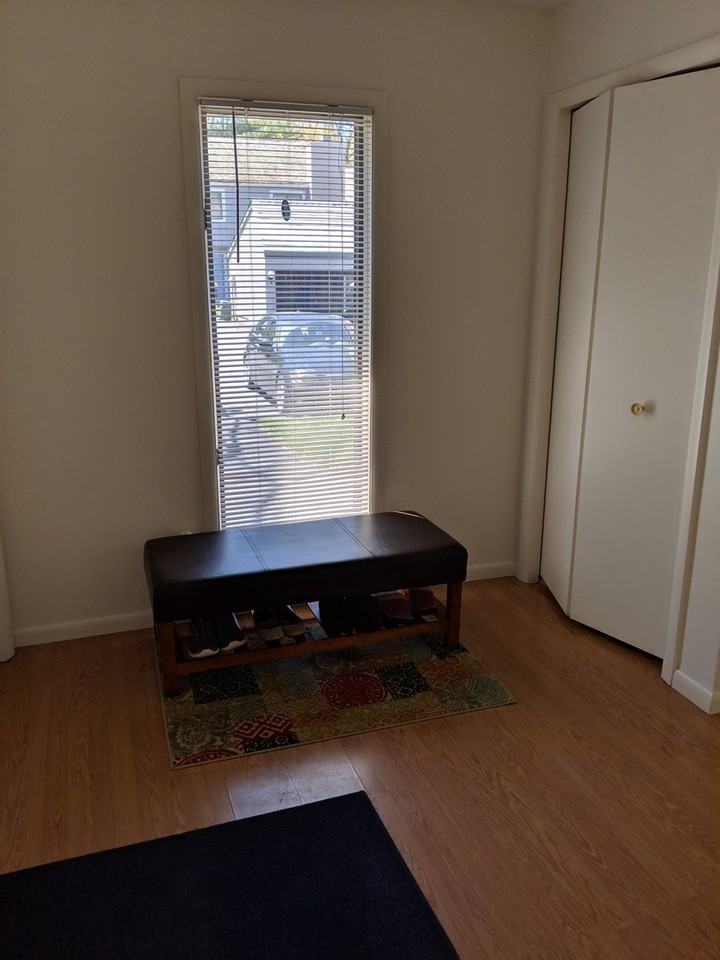 1612 Woodledge Cir - Photo 2 of 17