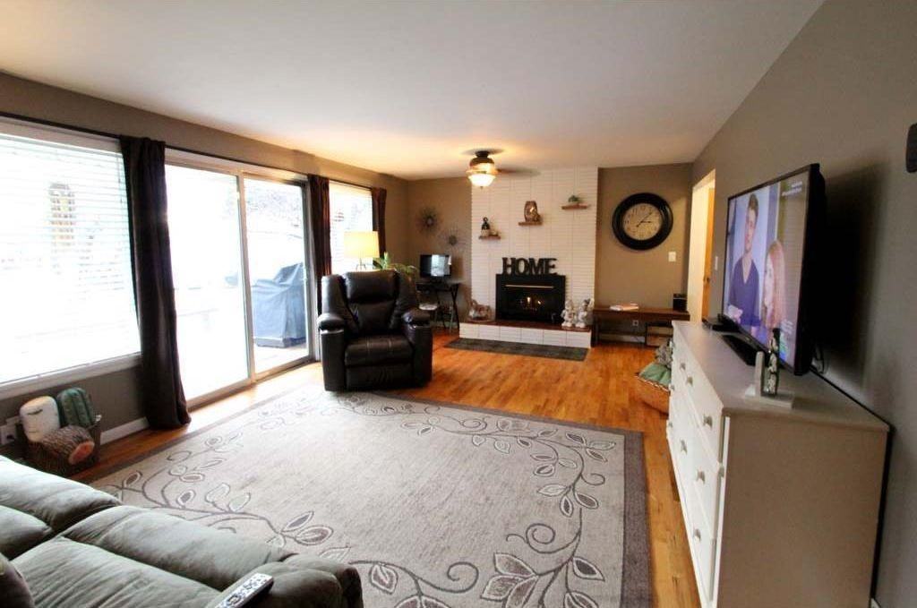 2646 Yellowstone Ave - Photo 7 of 29