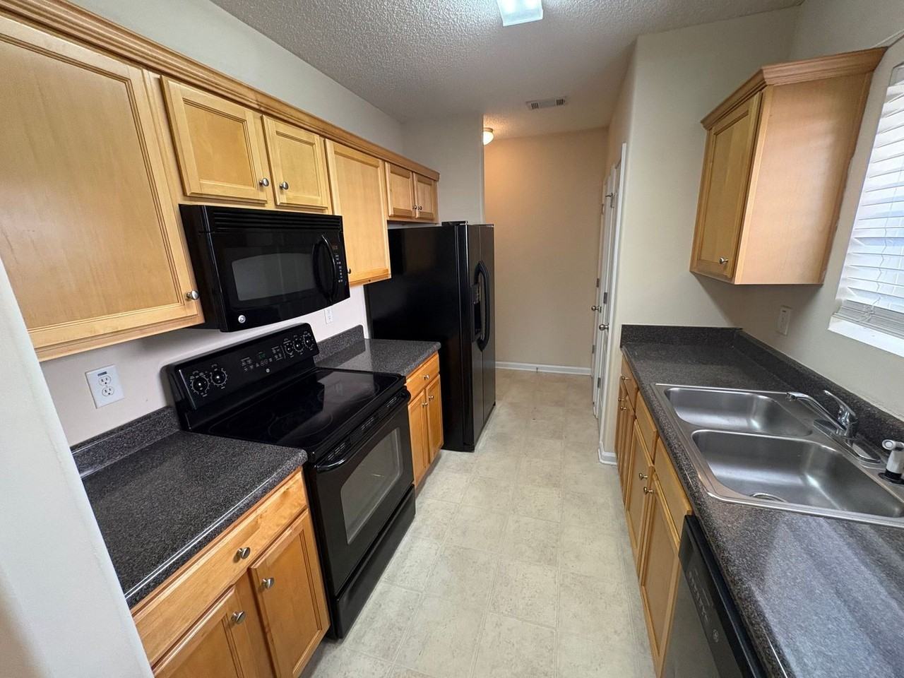 249 Fern Ridge Ct - Photo 3 of 16