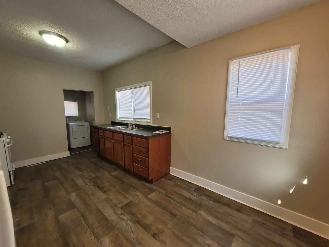 854 Buchanan St - Photo 7 of 22