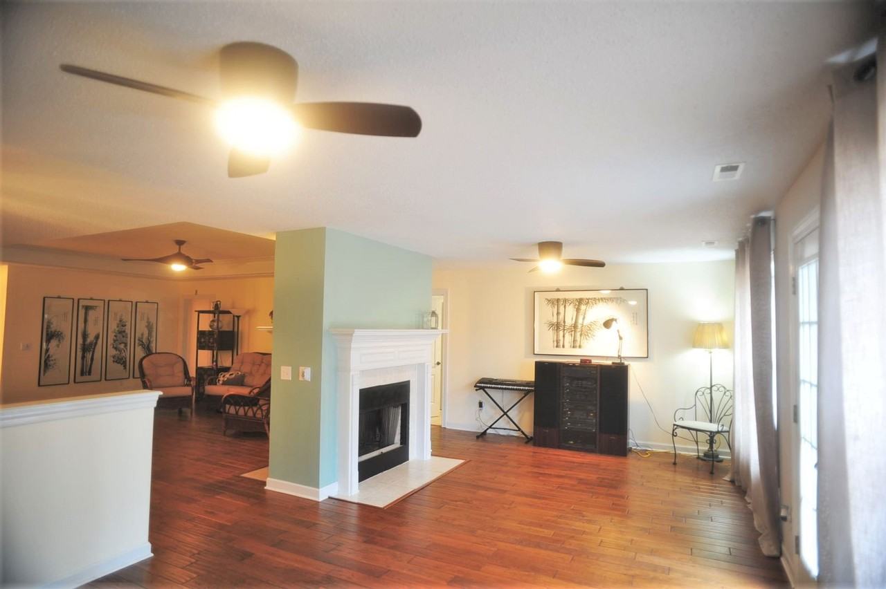 139 Timberlake Dr - Photo 4 of 43