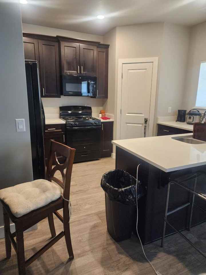 3056 N 275 E - Photo 3 of 6