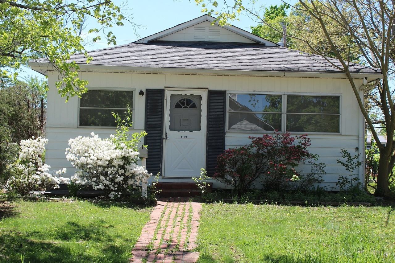 1379 Dalton St - Photo 2 of 22