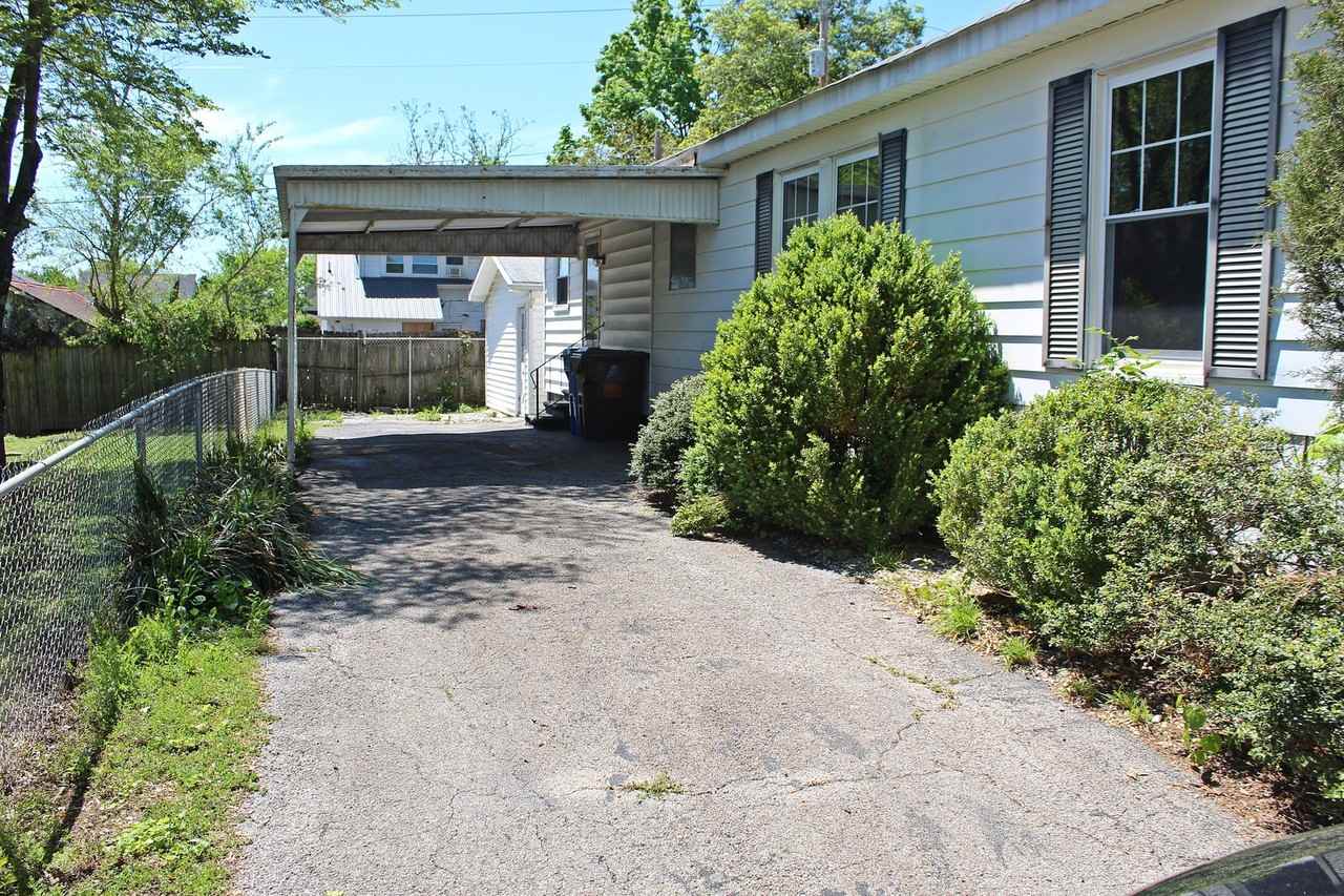 1379 Dalton St - Photo 3 of 22