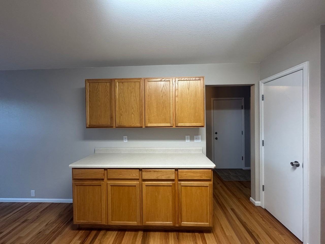 9315 Bethpage Rd - Photo 6 of 38