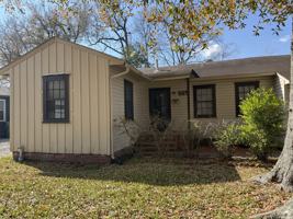 featured image of 565 24th St #1