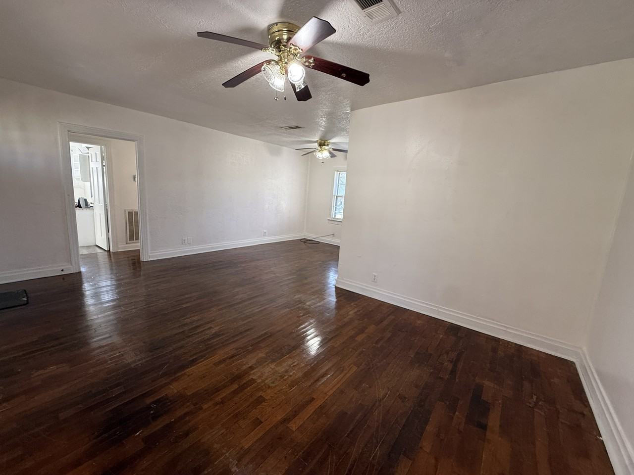 565 24th St #1 - Photo 6 of 20